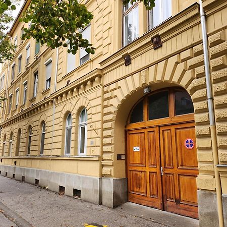 Stylish Apartman Seghedin Exterior foto
